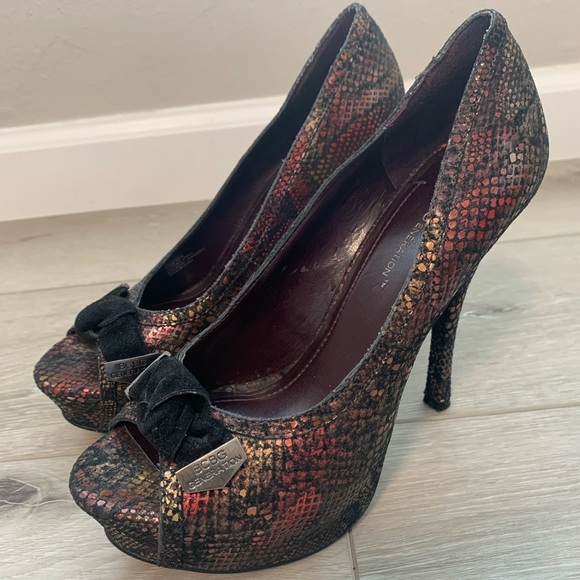 BCBG Generation red- bronze toned snakeskin inspired platform heels size 6.5 - Picture 2 of 8